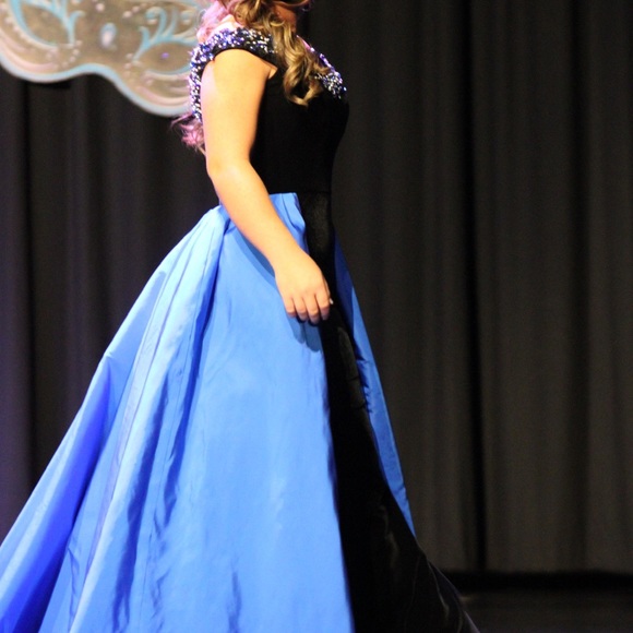 Custom made one of a kind pageant gown - Picture 2 of 5